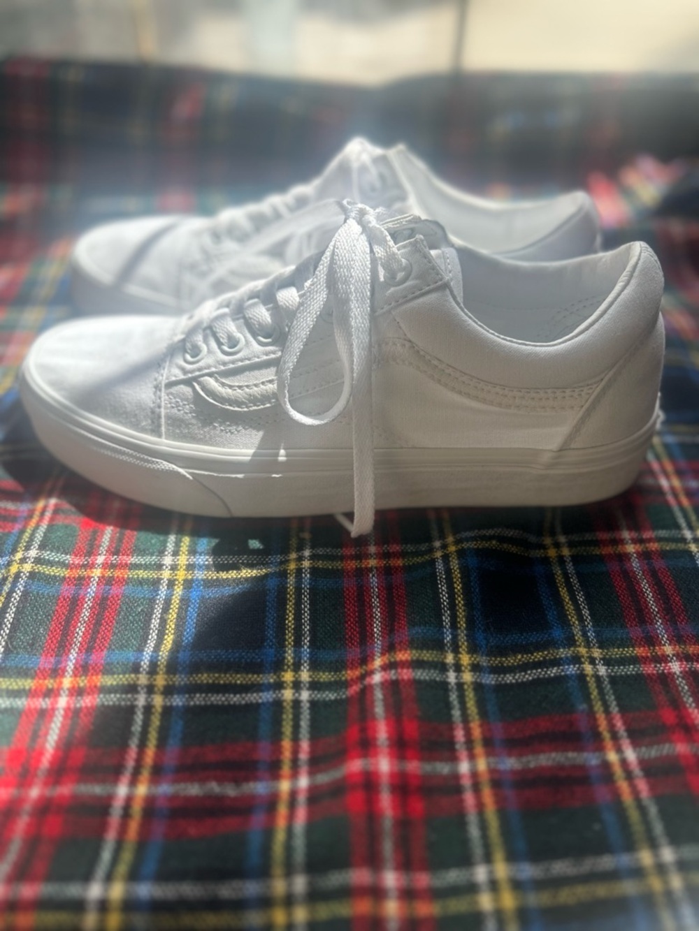 Vans Old Skool Triple White Sneakers Women’s 9.5 / Men’s 8